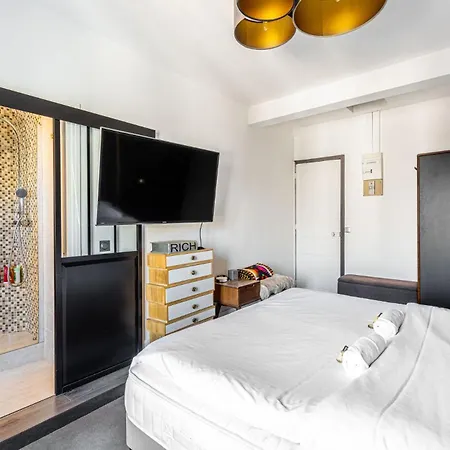 Guestready - Eiffel View Haven Apartment